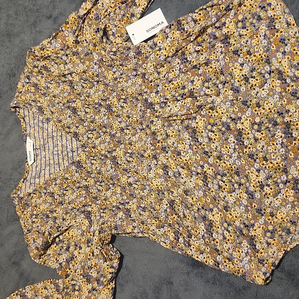 Sonoma brand peasant shirt. Size Small